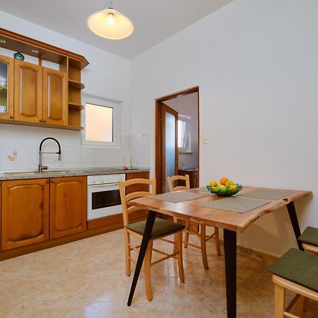 Apartments Katja 말리로시니 외부 사진